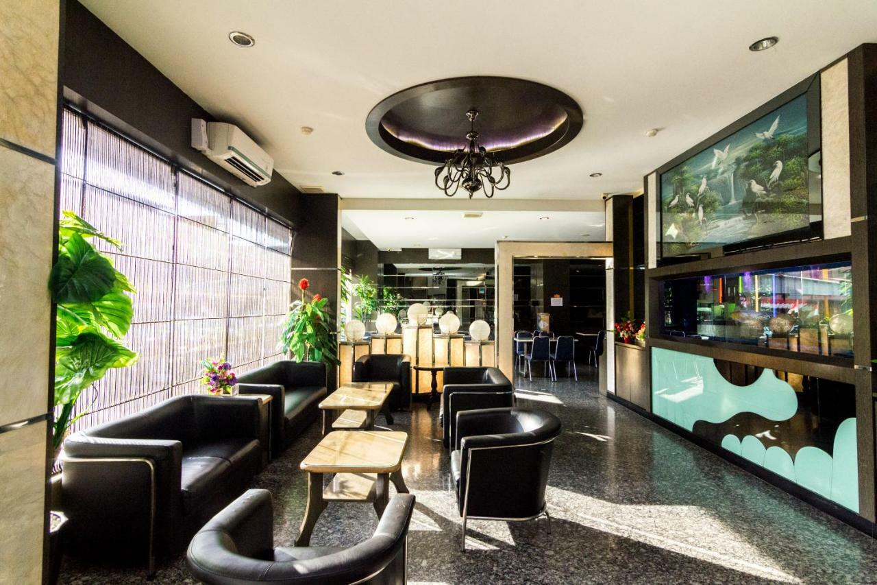 Lovina Inn - Nagoya Batam Exterior photo